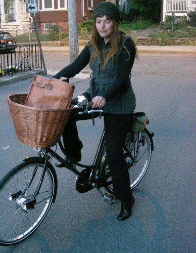 Carrying laptop store on bike